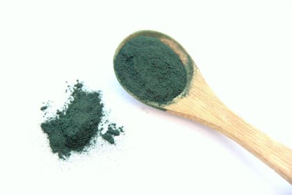 Esta microalga unicelular es apreciada por su alto contenido en proteínas, vitaminas y minerales, aunque podría ser perjudicial para muchas personas (Imagen ilustrativa)