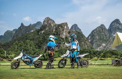 Esta nueva moto viene con frenos a discos y con suspensión regulable