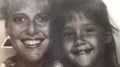 Esta pequeña ya practicaba la sonrisa frente a cámara