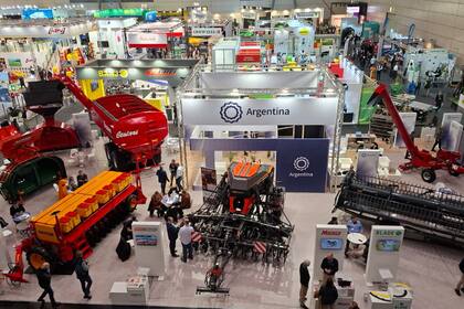 “Esta presencia conjunta refleja el esfuerzo del sector público y privado por fortalecer la internacionalización de la maquinaria agrícola argentina y su posicionamiento en los principales mercados globales”, indicaron en Expoagro