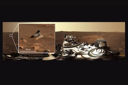 Esta roca tallada por el viento que se ve en la primera panorámica de 360 grados tomada por el instrumento Mastcam-Z muestra cuántos detalles capturan los sistemas de cámaras