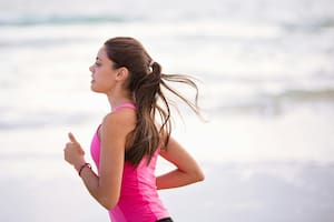 Esta rutina de entrenamiento es recomendada para todo tipo de edades, pero aún más para los adultos mayores