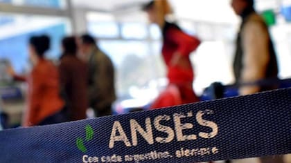 Esta semana, la Anses termina con el pago de las jubilaciones y pensiones que no superan el haber mínimo, la AUH, la AUE y la Asignación por Prenatal y Maternidad