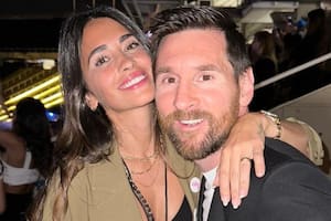 Esta semana, Roccuzzo deslumbró en un exclusivo evento en México y a la distancia, Messi evidenció lo enamorado que está