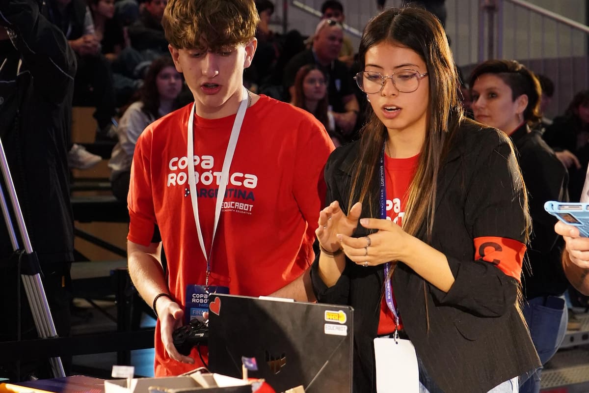 Esta semana se realizó la final nacional de la Copa Robótica Argentina 2025 organizada por Educabot