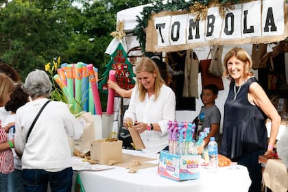Esta será la 29ª edición de la feria Navidad en las Caballerizas y, por tercer año consecutivo, la organización está a cargo de Fundación María de Guadalupe, que destina la recaudación al sostenimiento de sus proyectos educativos en los barrios Las Tunas (Tigre) y Garín (Escobar)
