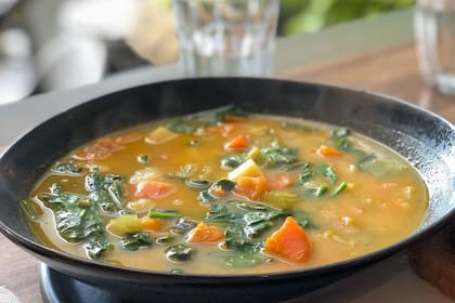Esta sopa de verduras ayuda a la micorbiota intestinal (Archivo)