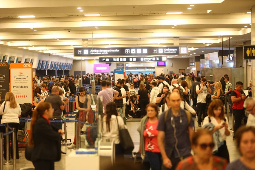 esta-tarde-murio-un-pasajero-que-se-descompuso-en-QP4YOGYYA5FUFJ26VIGMJUXLBI