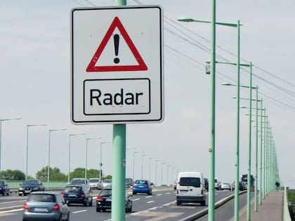 Esta tecnología no reemplaza el respeto por las normas de tránsito ni la atención permanente al volante