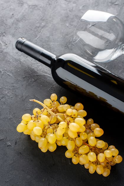 Esta uva de vino blanco griega es autóctona de la isla de Santorini