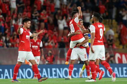 Esta vez es un festejo, frente a Boca; otra vez una derrota ilógica; Independiente va y viene, no sólo en el Torneo 2021, sino también en su día por día como club.