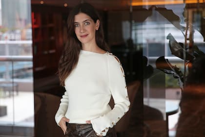 "Estaba re asustada", cuenta Clara Alonso, cuando evoca el momento en que la convocaron para protagonizar Match for Love, con dirección de Miguel Ángel Solá