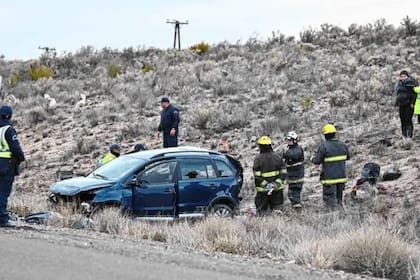 Estaban paseando como turistas por Río Negro cuando el auto volcó en una ruta: murieron dos padres y su hija.