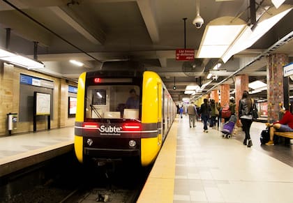 La concesión del servicio de subte sigue siendo una incógnita: Keolis, una de las empresas que competía en la licitación, se retiró del proceso