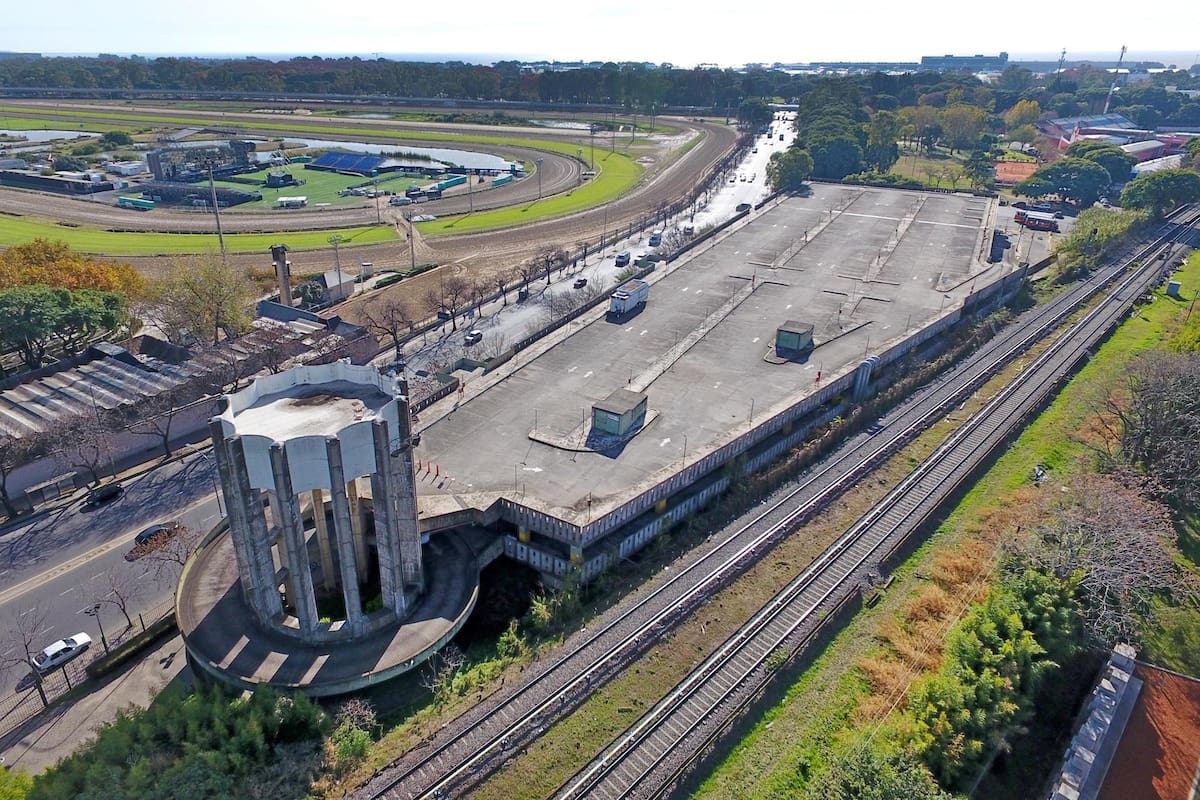 Estacionamiento del Hipódromo de Palermo en Dorrego y Libertador