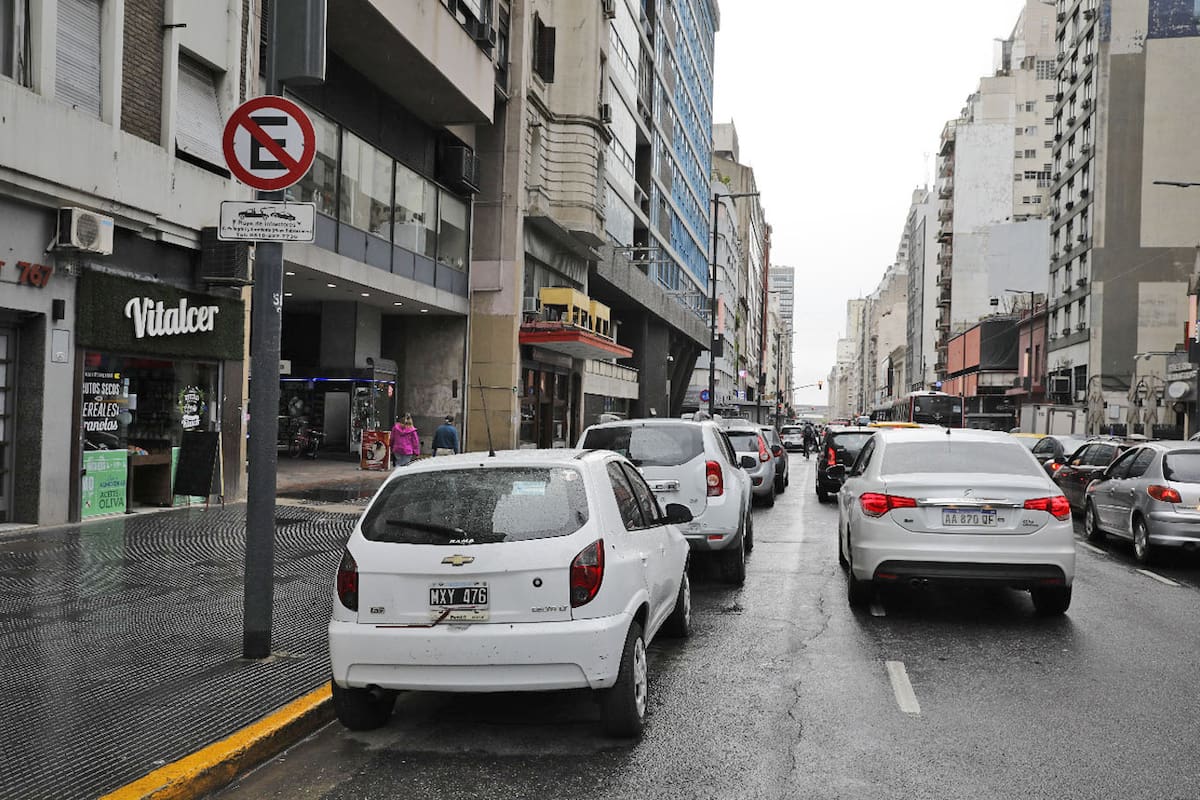 Estacionamiento libre en la ciudad, desinfección de lugares públicos y menos gente circulando por las calles