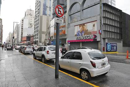 Estacionamiento libre en la ciudad, desinfección de lugares públicos y menos gente circulando por las calles