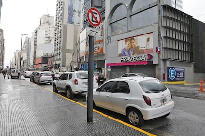 El estacionamiento en la vía pública se flexibilizará durante las tres semanas en las que se extiendan las nuevas restricciones aplicadas por el Gobierno nacional.
