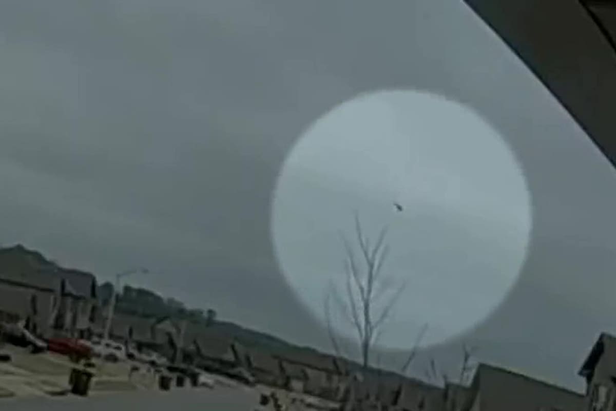 Estados Unidos: cayó un helicóptero militar sobre una autopista en Alabama