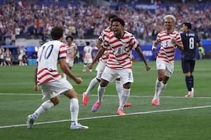 Estados Unidos pasa por arriba a un Paraguay que está abrumado: un gol en contra y otra definición perfecta