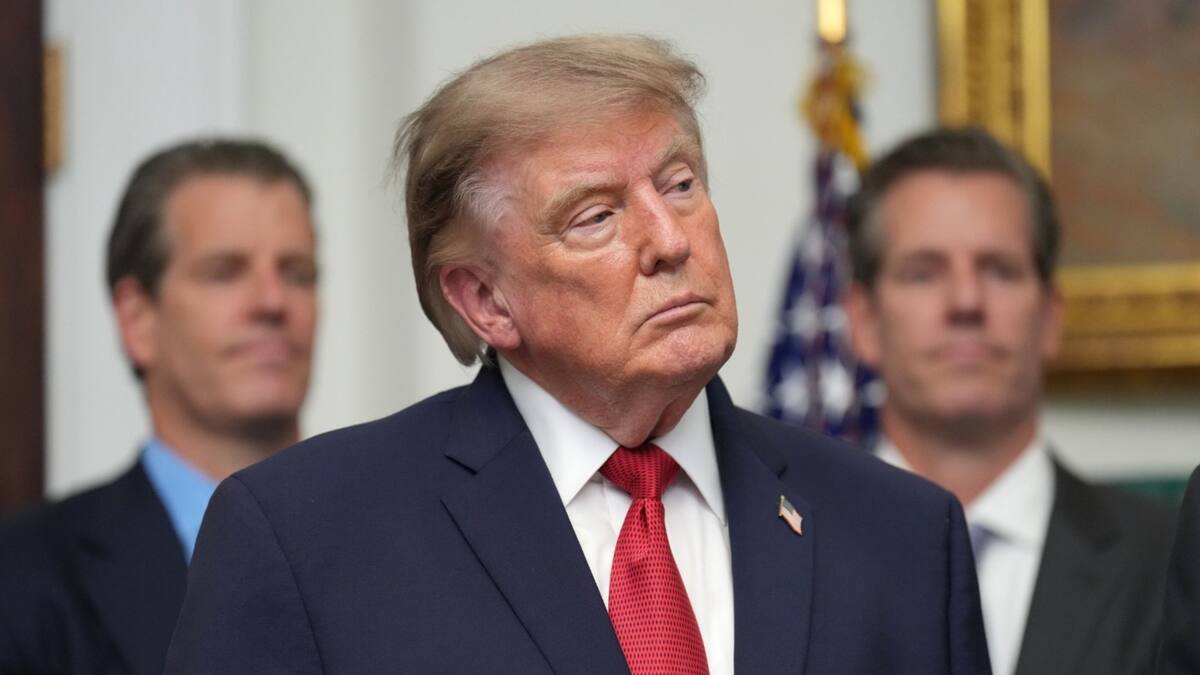 Estados Unidos emitió alertas en todas sus embajadas en Medio Oriente y Trump reprogramó su agenda