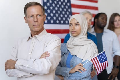 Estados Unidos emitió un memorándum que detiene el análisis de todas las solicitudes de asilo y congela trámites migratorios vinculados a ciudadanos de países considerados de alto riesgo