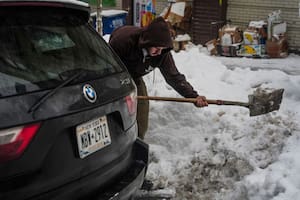 Estados Unidos enfrenta un escenario de contrastes, con un sistema tipo clipper que generará condiciones de ventisca en el Medio Oeste, mientras una dorsal de alta presión impulsa temperaturas récord en el Oeste