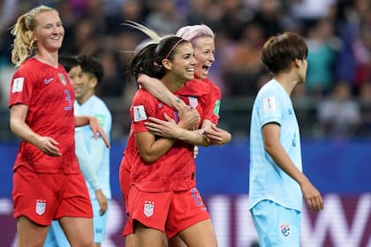Estados Unidos goleó 13 a 0 a Tailandia, con 5 goles de Alex Morgan