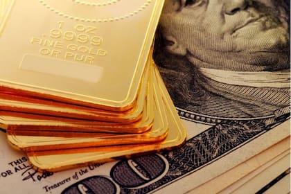 Estados Unidos no está actuando como si estuviera esperando el abandono masivo del dólar como moneda internacional