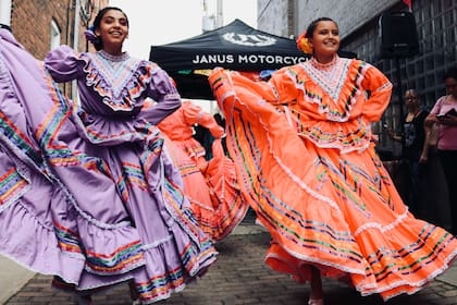 Estados Unidos reconoce a la población hispana con un mes de festividades