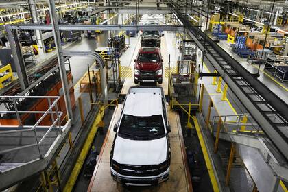 Estados Unidos se ha destacado históricamente tanto en el campo de la innovación como en la difusión de las nuevas tecnologías, desde la electricidad hasta los automóviles