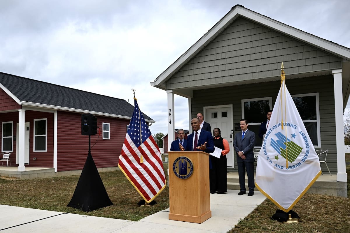 Estados Unidos tiene diversos programas federales que ayudan a las personas con bajos ingresos a encontrar alquiler asequibles