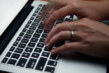 Estafadores se hacen pasar por CEOs y funcionarios de Trump utilizando deepfakes de IA