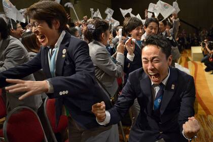 Estallido de euforia de la delegación de Tokio en el Hilton