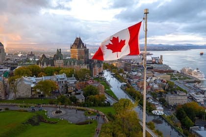 "Estamos facilitando que más personas puedan visitar Canadá, ya sea que vengan por negocios, turismo o a reunirse con familiares y amigos”, indicó Mélanie Joly, ministra de Relaciones Exteriores de ese país