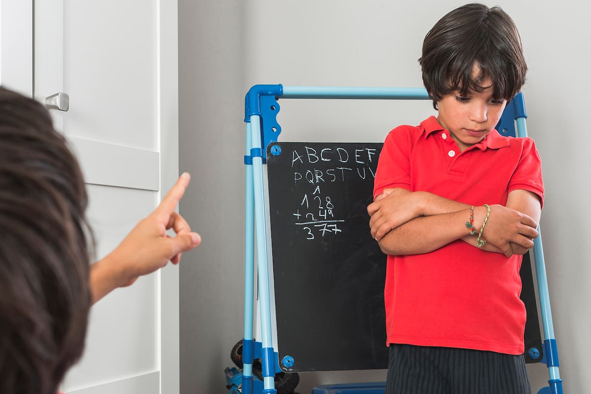"Estamos jugando" está entre las excusas más comunes que ponen los niños al momento de ser descubiertos acosando o maltratando a un compañero.