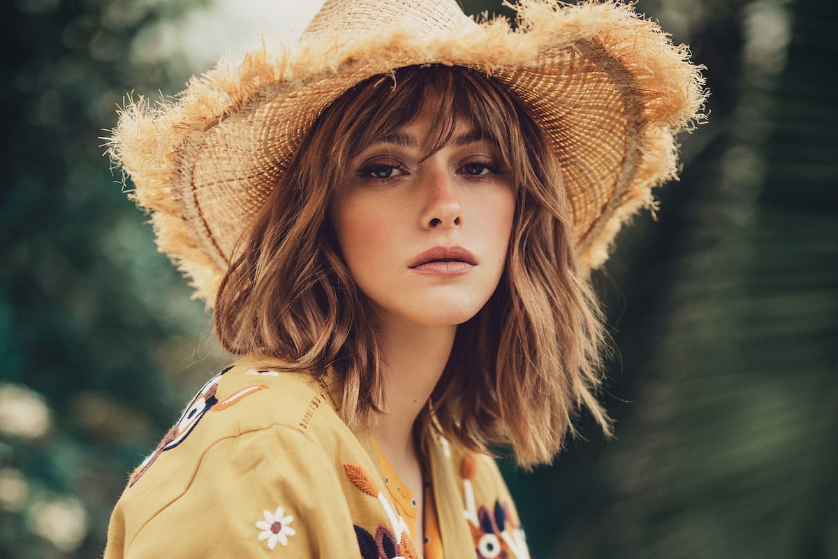 Estampas tropicales, metalizados, amarillos, naranjas y tonos tierra, denim, tartán rocker, monoprendas, sastrería sporty y todo lo que se viene esta temporada