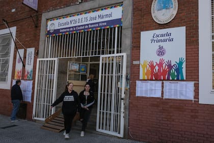 Están exentos de votar quienes se encuentren a más de 500 kilómetros de su lugar de votación