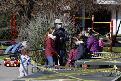Están habilitados para salir todos los menores de 16 años, acompañados de una persona adulta responsable