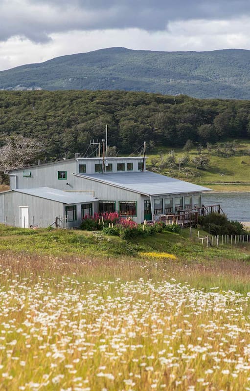 El restaurante con vista a la bahía de Harberton.