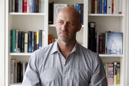 Estanislao Barchrach prepara un nuevo libro: "En el limbo. Aprendé a diseñar tus emociones para ser quien siempre quisiste ser".