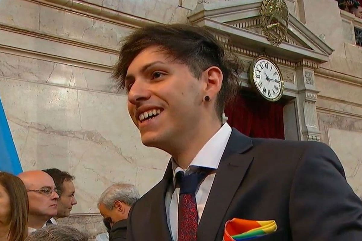 Estanislao se mostró muy emocionado por la asunción de su padre Crédito: Twitter