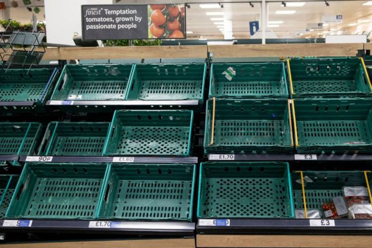 Estanterías vacías y un PBI peor que el de Rusia: 4 síntomas del mal momento que enfrenta la economía de Reino Unido