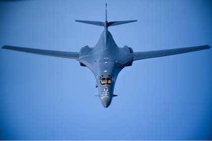 Estas aeronaves B-1B Lancer provienen de la Base Dyess de la Fuerza Aérea en Texas