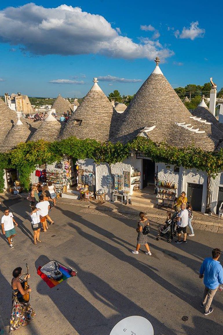 Estas construcciones clásicas de Alberobello son patrimonio de la humanidad por Unesco desde 1996