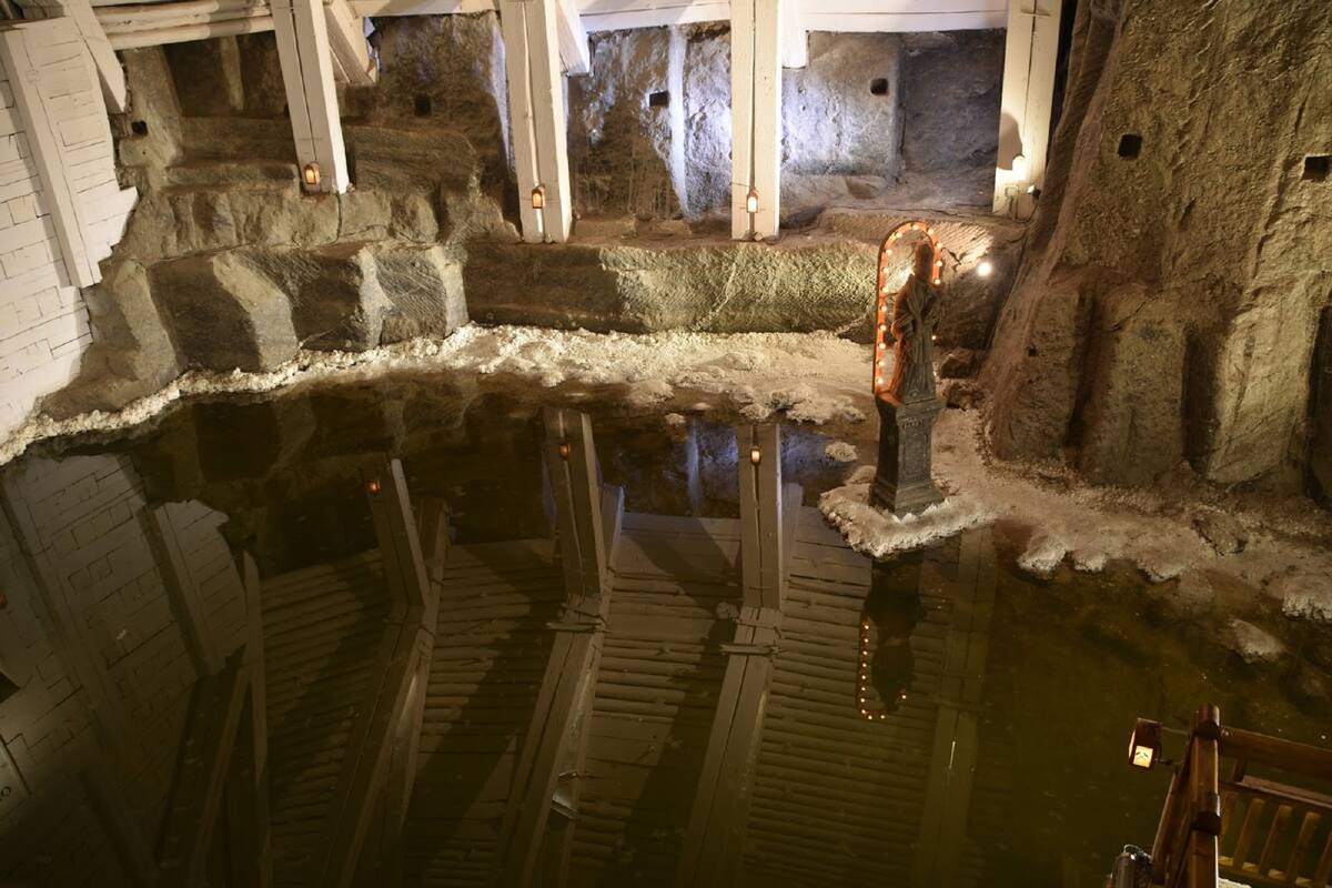 Estas ruinas de sal tienen, además de lugares de recreación y hasta iglesias, un lago natural propio.