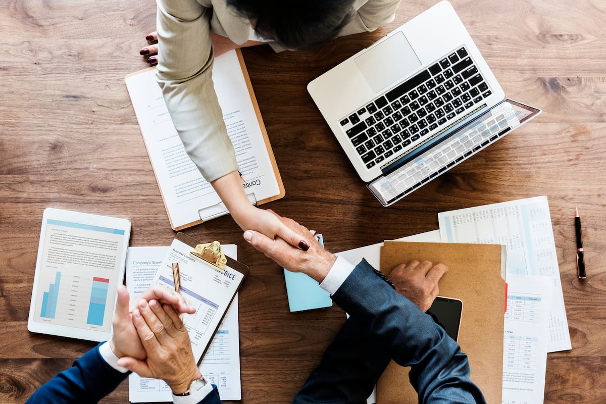 Estas son las cosas que hacen las personas exitosas en su rutina para seguir generando dinero, de acuerdo a la inteligencia artificial