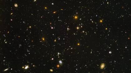 Estas son miles de galaxias captadas por el telescopio espacial Hubble. La energía oscura las está separando a una velocidad cada vez mayor
