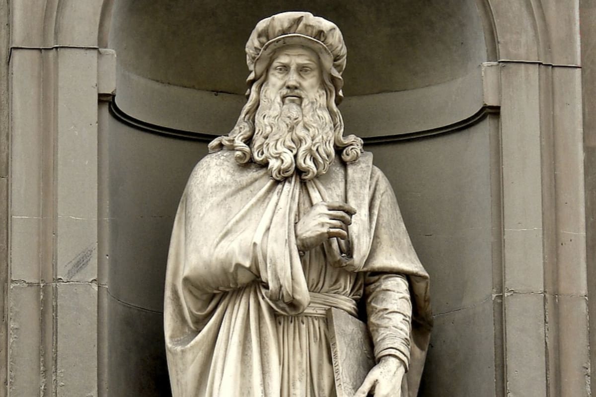 Estatua de Leonardo da Vinci en Florencia, Italia. En el Renacimiento una sola persona podía abarcar gran parte del saber que la civilización había acumulado hasta entonces; eso ya no es posible