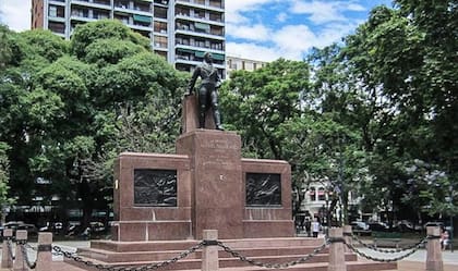 Estatua del prócer en el barrio de Belgrano
